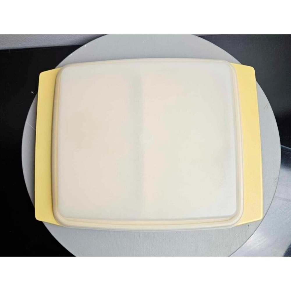 Yellow Tupperware Divided Storage with lid - Picture 4 of 7